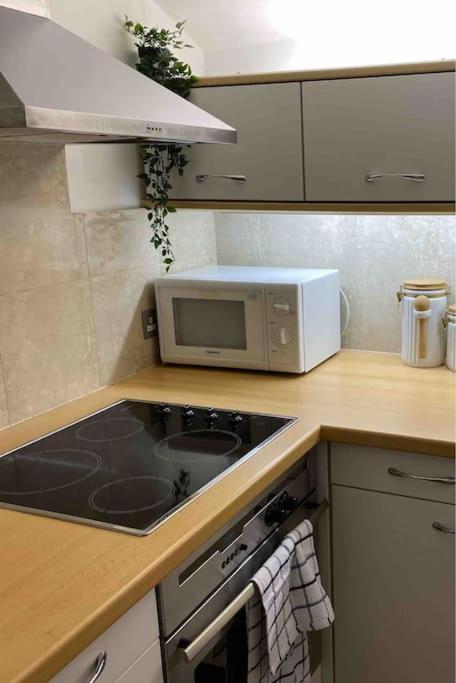 Spacious Flat In The Most Desirable Area Of London Eksteriør billede