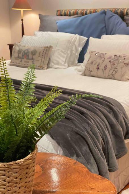 Spacious Flat In The Most Desirable Area Of London Eksteriør billede