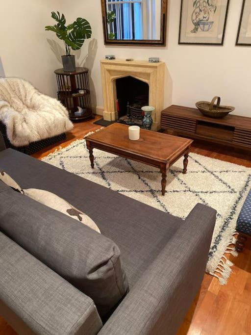 Spacious Flat In The Most Desirable Area Of London Eksteriør billede